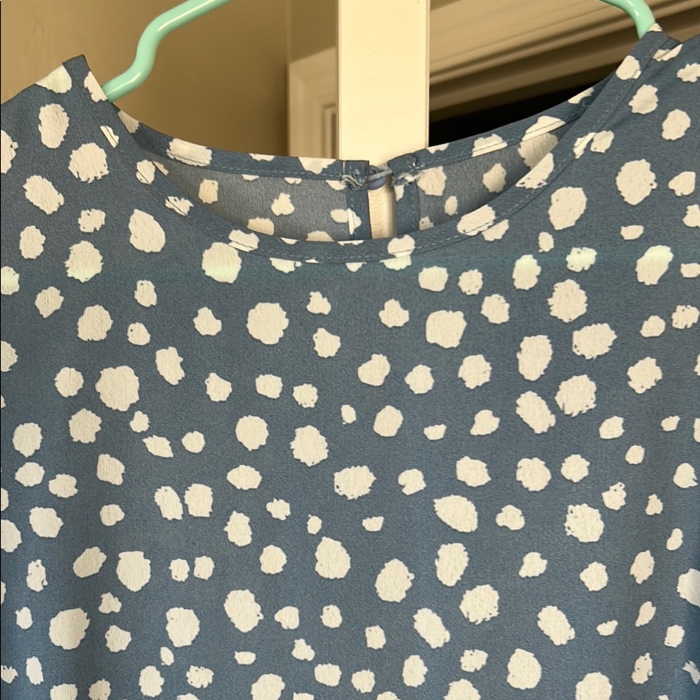 Elegant Blue and White Polka Dot Midi Dress - Picture 4 of 6
